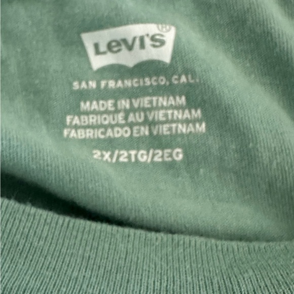 Levi's LE SS TEE women's green t-shirt with a floral logo print. Size 2XL - Picture 5 of 7